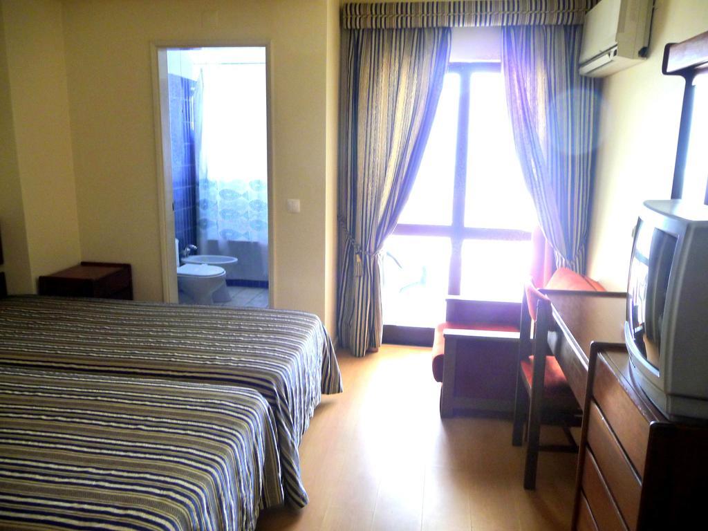 Hotel Tamargueira فيغيورا دا فوز الغرفة الصورة